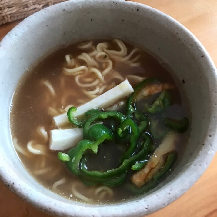 ピーマンとちくわのごま油炒めのせ味噌ラーメン